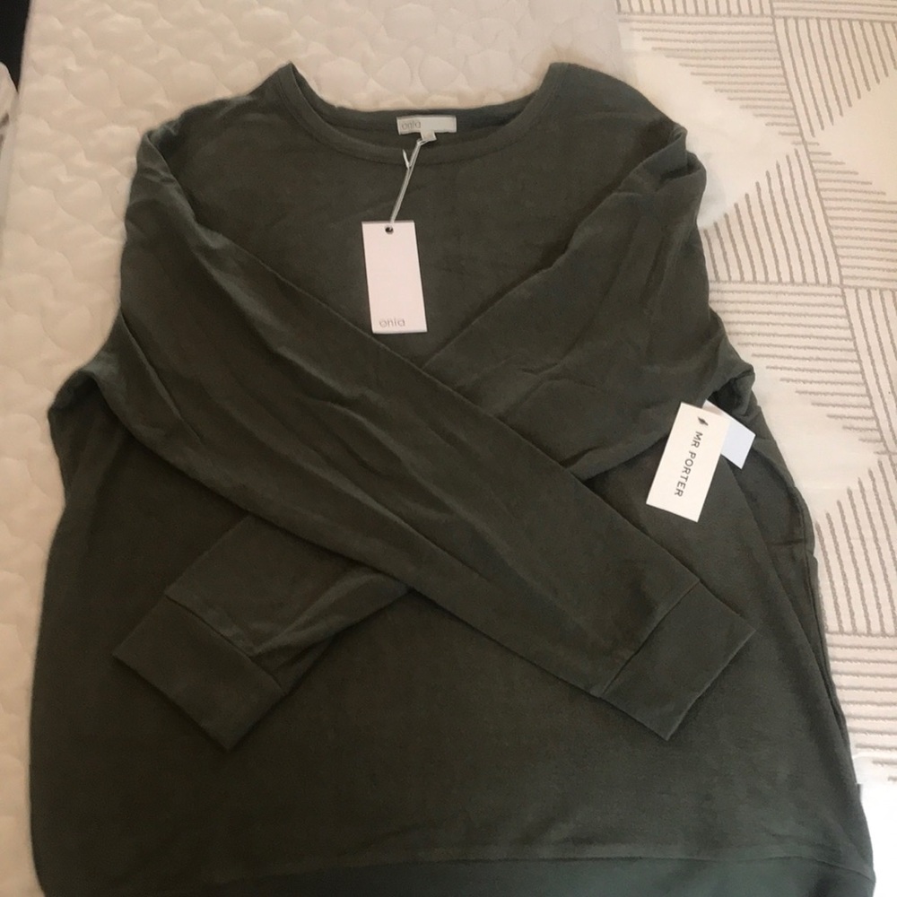 onia Men’s sweater